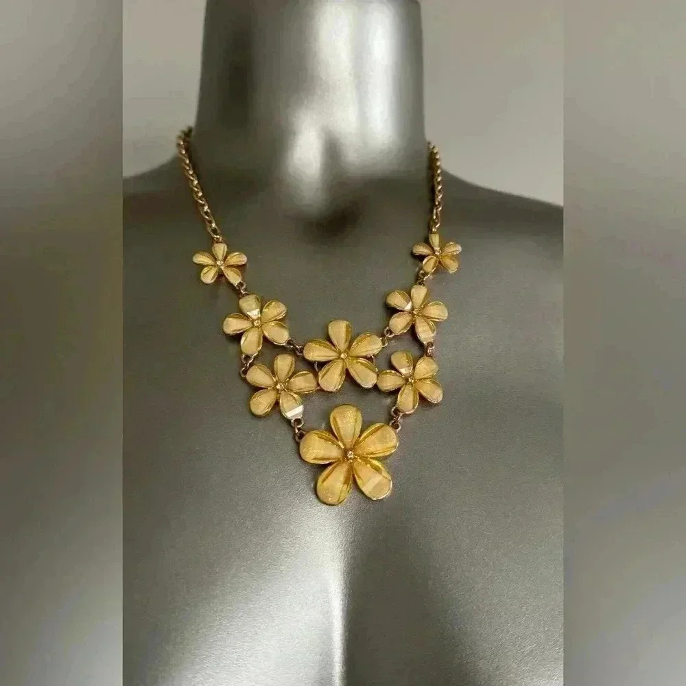 2 for $30 💎Vintage Floral Necklace - Picture 1 of 16